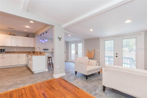 Villa ou maison à vendre à Tampa, Floride: 4 chambres, 166.57 m2 № 2225427 - photo 10
