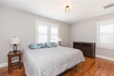 Villa ou maison à vendre à Tampa, Floride: 4 chambres, 166.57 m2 № 2225427 - photo 20