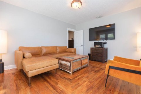 Villa ou maison à vendre à Tampa, Floride: 4 chambres, 166.57 m2 № 2225427 - photo 5