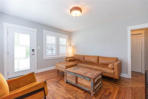 Villa ou maison à vendre à Tampa, Floride: 4 chambres, 166.57 m2 № 2225427 - photo 7