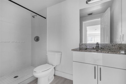 Снять в аренду квартиру в Майами, Флорида 1 спальня, 1491.45м2, № 2045686 - фото 6