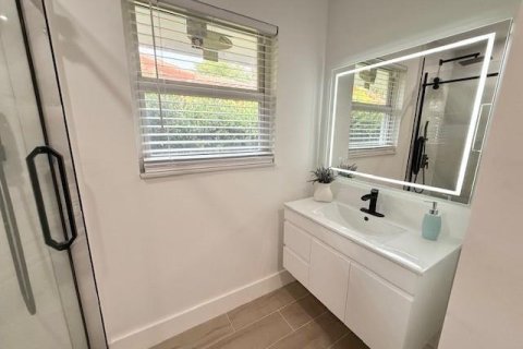 House in Fort Lauderdale, Florida 4 bedrooms, 194.54 sq.m. № 2182756 - photo 24