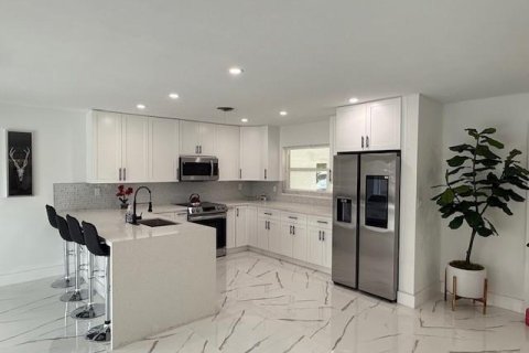 House in Fort Lauderdale, Florida 4 bedrooms, 194.54 sq.m. № 2182756 - photo 5