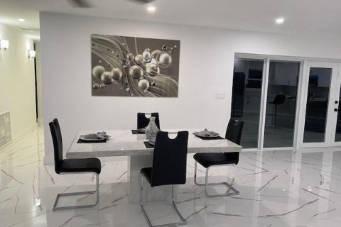 House in Fort Lauderdale, Florida 4 bedrooms, 194.54 sq.m. № 2182756 - photo 11
