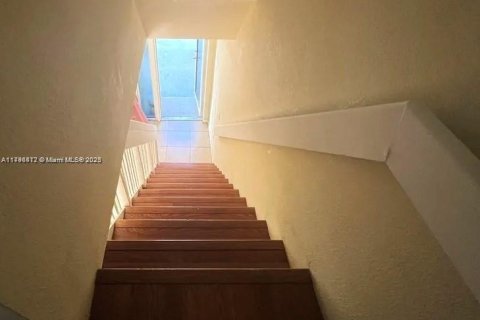 Townhouse in Miami Gardens, Florida 3 bedrooms, 131.64 sq.m. № 1682649 - photo 12