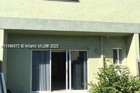 Townhouse in Miami Gardens, Florida 3 bedrooms, 131.64 sq.m. № 1682649 - photo 1