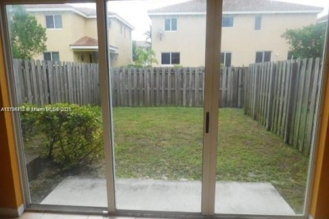 Townhouse in Miami Gardens, Florida 3 bedrooms, 131.64 sq.m. № 1682649 - photo 16