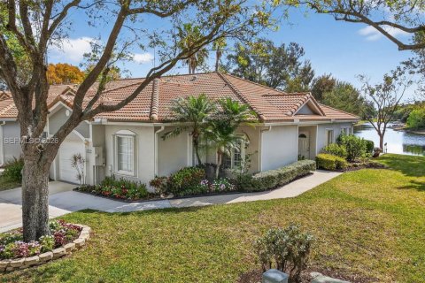 Casa en Deerfield Beach, Florida 3 dormitorios, 138.89 m2 № 2057923