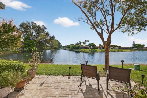 Casa en venta en Deerfield Beach, Florida, 3 dormitorios, 138.89 m2 № 2057923 - foto 2