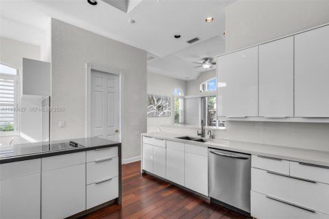 Villa ou maison à vendre à Hollywood, Floride: 5 chambres, 312.06 m2 № 1989417 - photo 14