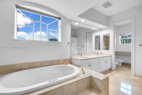 Villa ou maison à vendre à Hollywood, Floride: 5 chambres, 312.06 m2 № 1989417 - photo 26