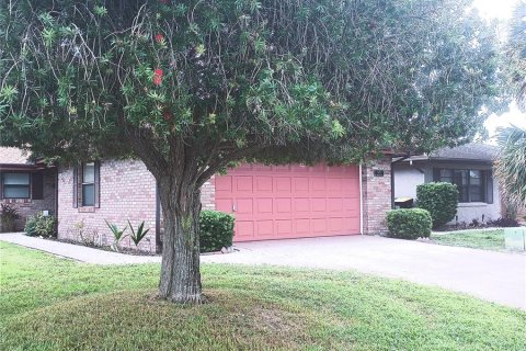 Villa ou maison à Winter Haven, Floride 2 chambres, 132.76 m2 № 2403354