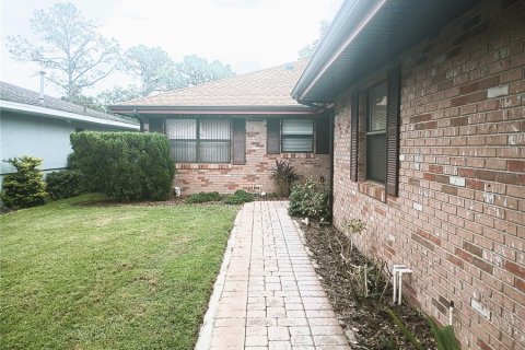 Villa ou maison à vendre à Winter Haven, Floride: 2 chambres, 132.76 m2 № 2403354 - photo 6