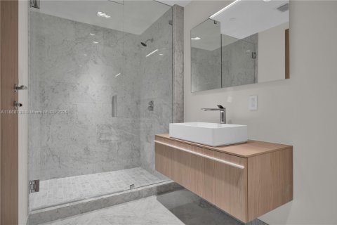 Купить кондоминиум в Бей-Харбор-Айлендс, Флорида 5 комнат, 190.08м2, № 1921852 - фото 30