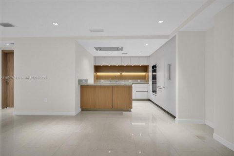 Купить кондоминиум в Бей-Харбор-Айлендс, Флорида 5 комнат, 190.08м2, № 1921852 - фото 8