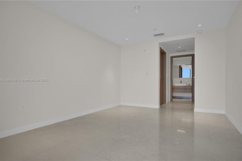 Купить кондоминиум в Бей-Харбор-Айлендс, Флорида 5 комнат, 190.08м2, № 1921852 - фото 28