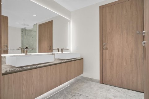 Купить кондоминиум в Бей-Харбор-Айлендс, Флорида 5 комнат, 190.08м2, № 1921852 - фото 23