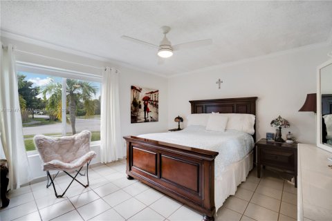Casa en venta en Miami, Florida, 3 dormitorios, 169.45 m2 № 1970568 - foto 26