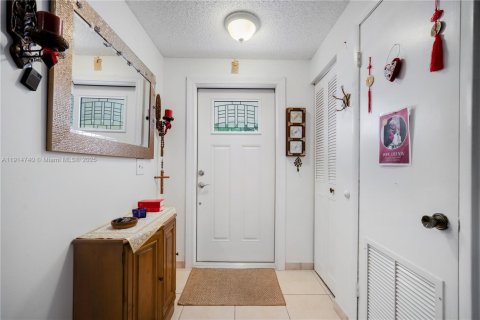 Casa en venta en Miami, Florida, 3 dormitorios, 169.45 m2 № 1970568 - foto 14