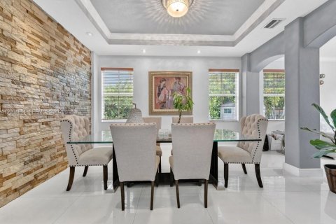 Casa en venta en Miami, Florida, 5 dormitorios, 276.94 m2 № 2181468 - foto 6