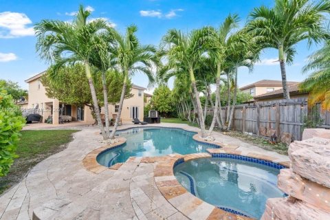 Casa en venta en Miami, Florida, 5 dormitorios, 276.94 m2 № 2181468 - foto 30