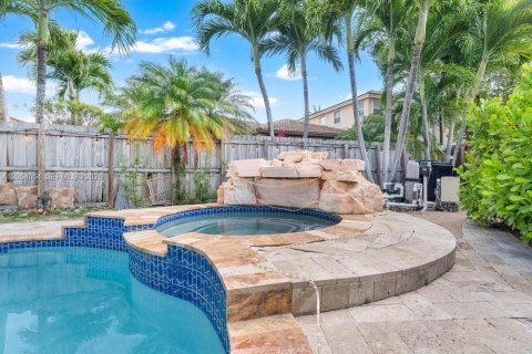 Casa en venta en Miami, Florida, 5 dormitorios, 276.94 m2 № 2181468 - foto 29