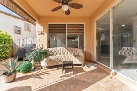 Casa en venta en Miami, Florida, 5 dormitorios, 276.94 m2 № 2181468 - foto 24