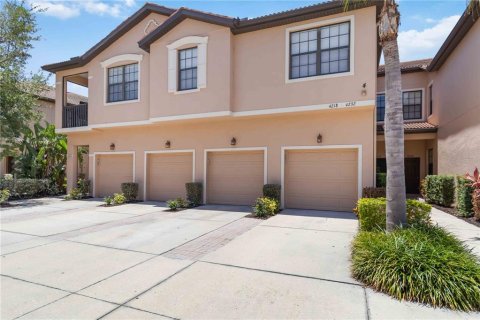 House in Sarasota, Florida 3 bedrooms, 112.41 sq.m. № 1747714 - photo 1