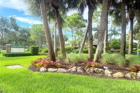 House in Port St. Lucie, Florida 4 bedrooms, 160.07 sq.m. № 2015482 - photo 10