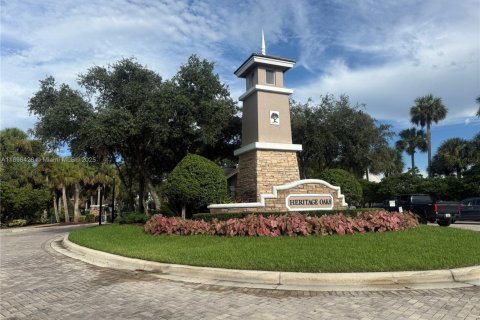 House in Port St. Lucie, Florida 4 bedrooms, 160.07 sq.m. № 2015482 - photo 7