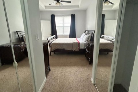 House in Port St. Lucie, Florida 4 bedrooms, 160.07 sq.m. № 2015482 - photo 22