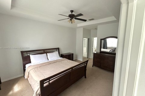 House in Port St. Lucie, Florida 4 bedrooms, 160.07 sq.m. № 2015482 - photo 20