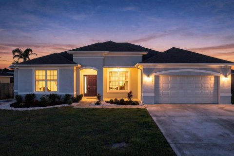 Casa en Port St. Lucie, Florida 4 dormitorios, 256.78 m2 № 2413281
