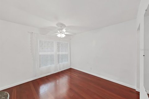 House in Lutz, Florida 4 bedrooms, 228.54 sq.m. № 1651971 - photo 16