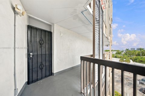 Condo à Aventura, Floride, 2 chambres № 2374376