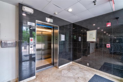 Condominio en venta en Miami Beach, Florida, 1 dormitorio, 66.89 m2 № 1933195 - foto 23