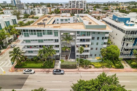 Condominio en venta en Miami Beach, Florida, 1 dormitorio, 66.89 m2 № 1933195 - foto 26