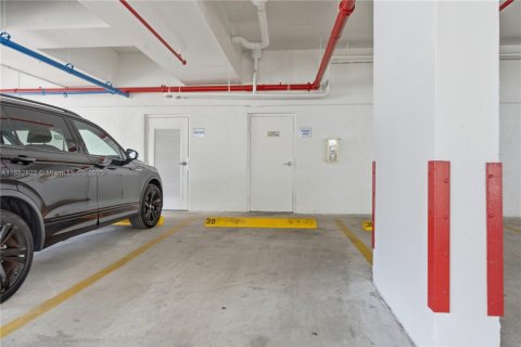 Condominio en venta en Miami Beach, Florida, 1 dormitorio, 66.89 m2 № 1933195 - foto 21