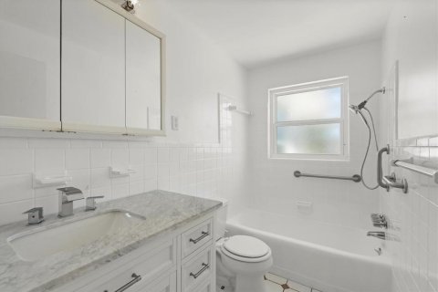 Casa en venta en Bradenton, Florida, 3 dormitorios, 154.59 m2 № 1602760 - foto 24