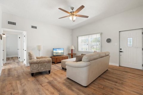 Casa en venta en Bradenton, Florida, 3 dormitorios, 154.59 m2 № 1602760 - foto 13