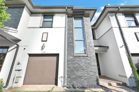 Adosado en venta en Miami Lakes, Florida, 3 dormitorios, 147.53 m2 № 1975417 - foto 14