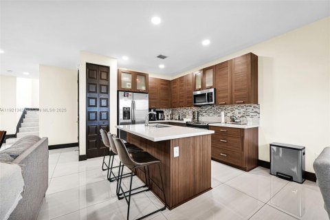 Adosado en venta en Miami Lakes, Florida, 3 dormitorios, 147.53 m2 № 1975417 - foto 26