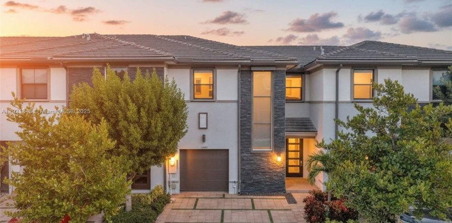 Adosado en Miami Lakes, Florida 3 dormitorios, 147.53 m2 № 1975417