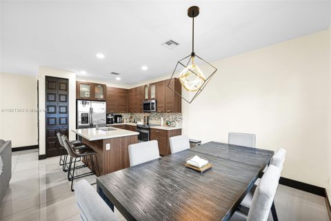 Adosado en venta en Miami Lakes, Florida, 3 dormitorios, 147.53 m2 № 1975417 - foto 28