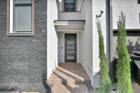 Adosado en venta en Miami Lakes, Florida, 3 dormitorios, 147.53 m2 № 1975417 - foto 16