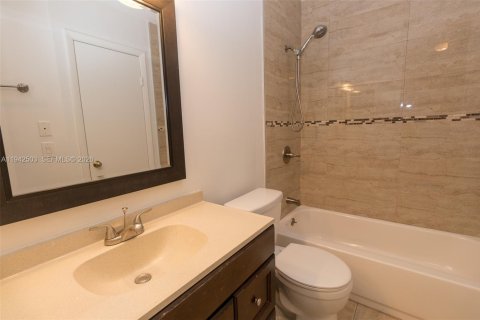 Купить кондоминиум в Хайалиа, Флорида 1 спальня, 72.65м2, № 2088967 - фото 16