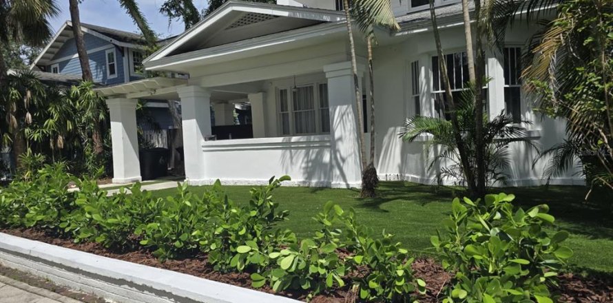 Appartement à Saint Petersburg, Floride 3 chambres, 224.54 m2 № 2302651