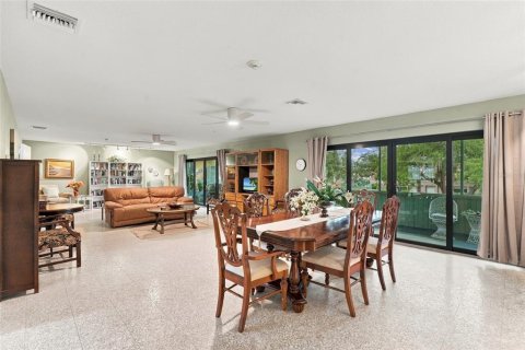 Condo in Port Charlotte, Florida, 2 bedrooms  № 2396344 - photo 18