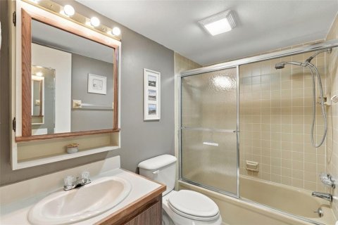 Condo in Port Charlotte, Florida, 2 bedrooms  № 2396344 - photo 15