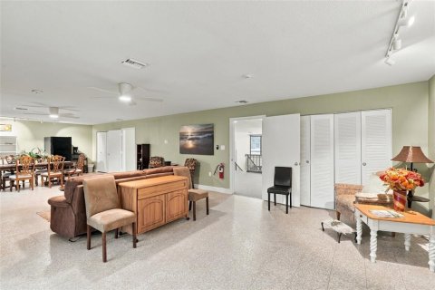Condo in Port Charlotte, Florida, 2 bedrooms  № 2396344 - photo 17